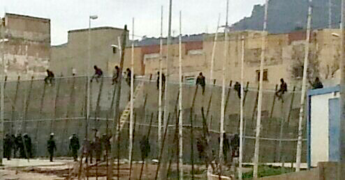 Muro de la desvergüenza entre Melilla y Marruecos